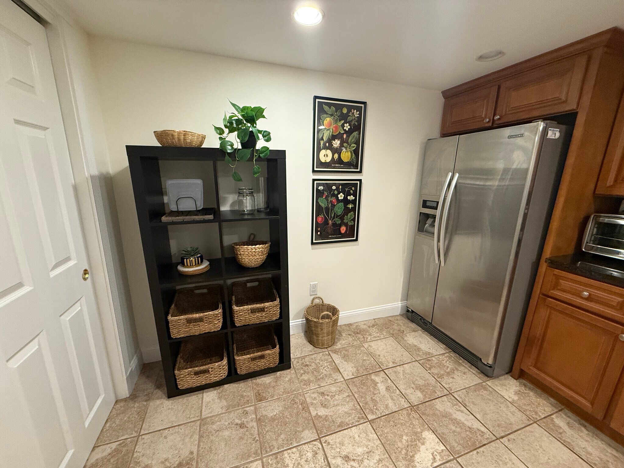 kitchen - left view - 382 Riverway St