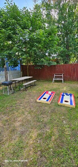 Backyard for gatherings and entertaining - 607 Gaskill St SE