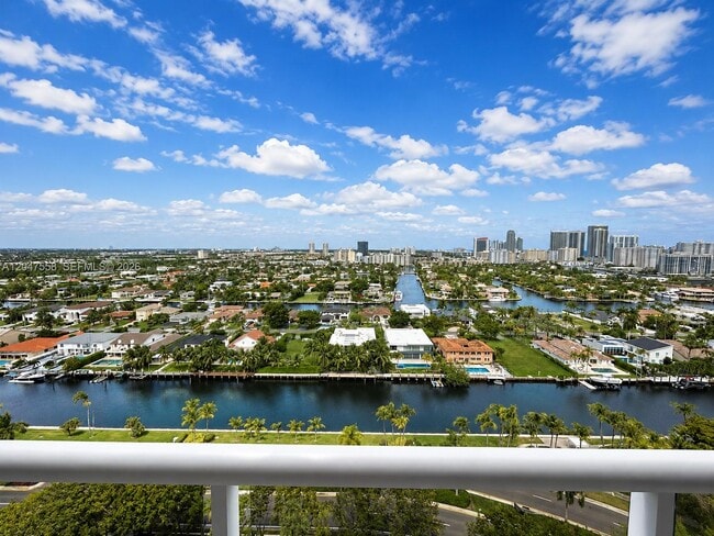 Building Photo - 3640 Yacht Club Dr