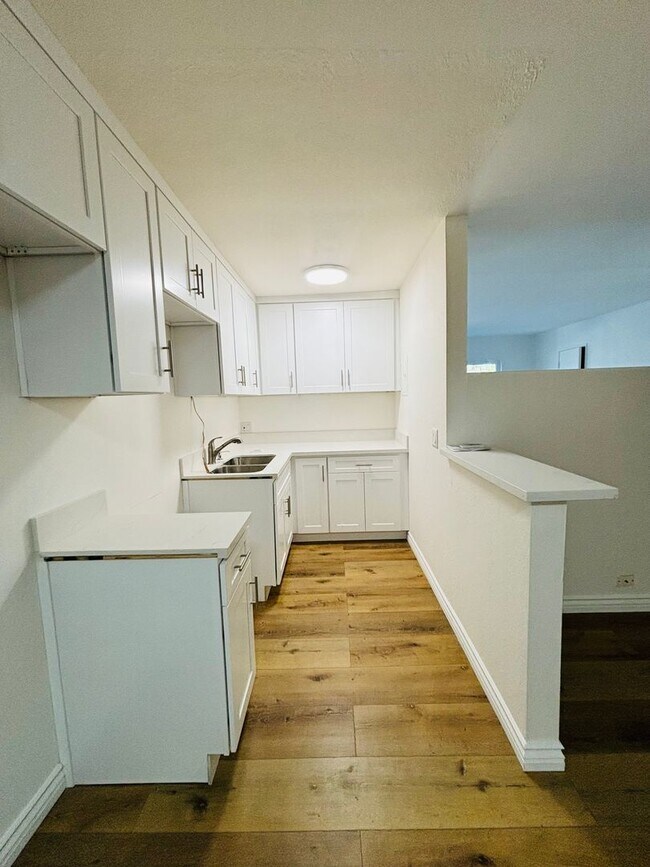 Interior Photo - Sherman Grove Ave, 10635