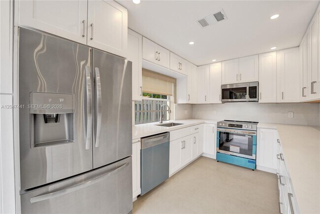 Building Photo - 1361 Springside Dr