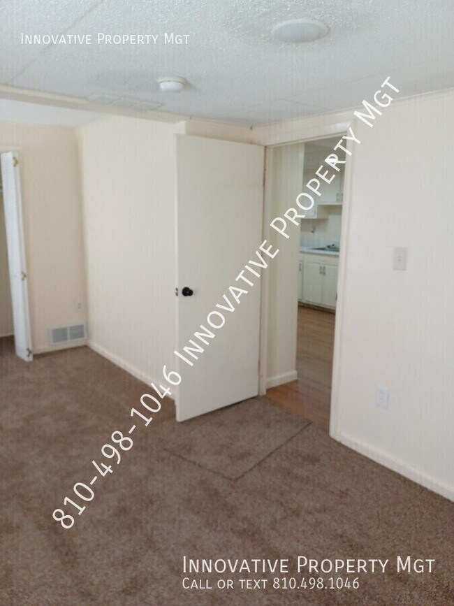 Building Photo - 1121 W Buder Ave