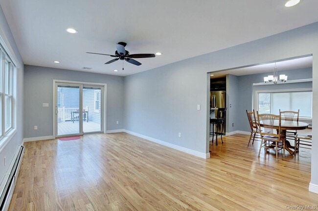 Building Photo - 6 Hemlock Ln