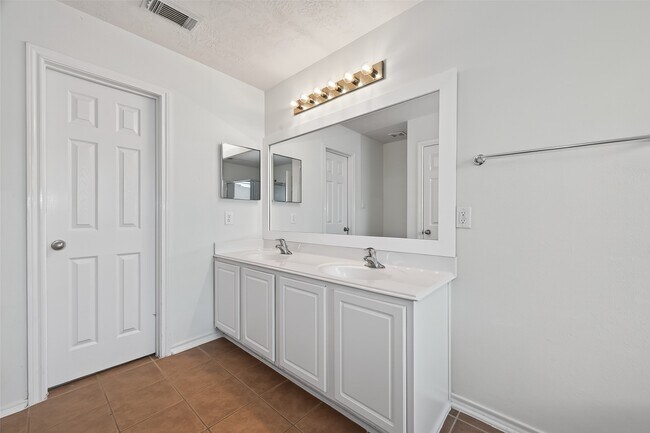 Building Photo - 25222 Boulder Bend Ln