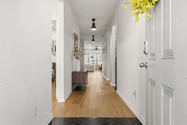 Building Photo - 6604 Coalinga Ln