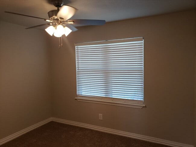 Building Photo - Home for rent