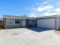Building Photo - Attractive House. Huge backyard