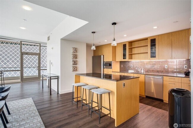 Building Photo - 5th and Madison Condominiums ~ Downtown Seattle