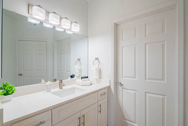 Building Photo - 7455 N 95th Ave