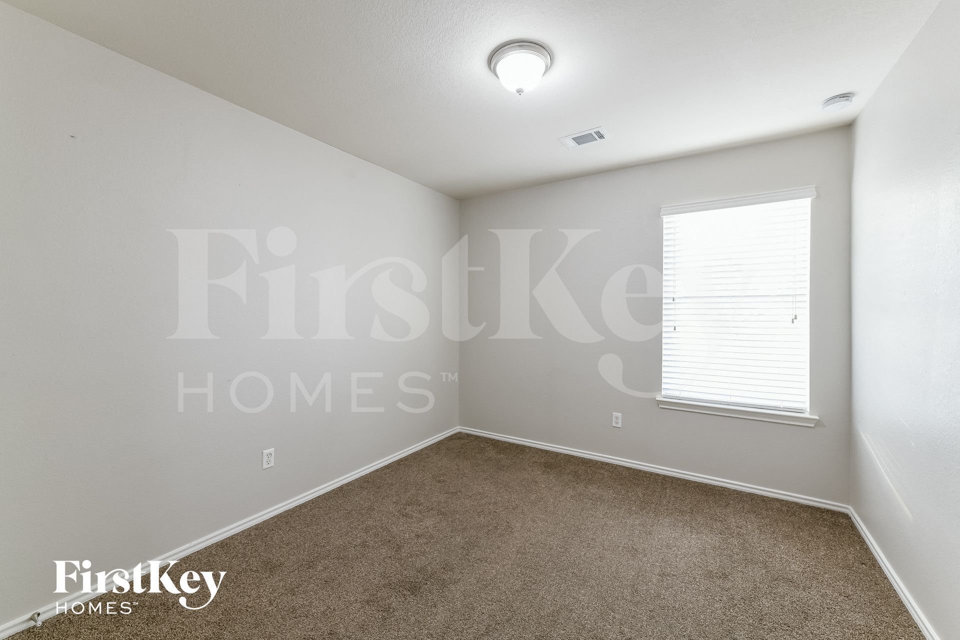 Building Photo - 29635 Evergreen Hills Dr