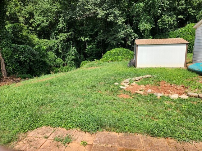 Building Photo - 5143 Ponderosa Farm Rd