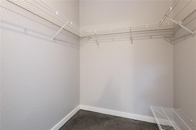 Building Photo - 321 W 7th St