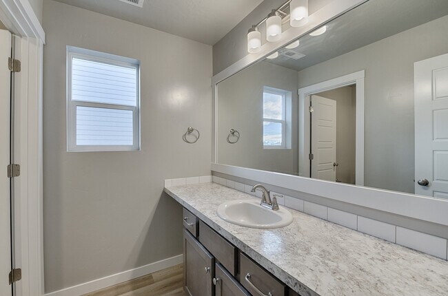 Building Photo - 4592 S Merrivale Pl
