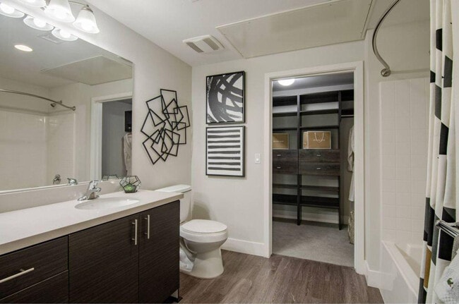 Building Photo - 8725 Ariva Ct