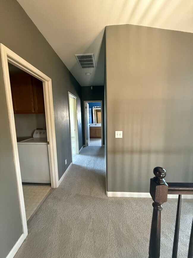 Building Photo - Beautiful 3-Bedroom, 2.5-Bath Home in Wind...