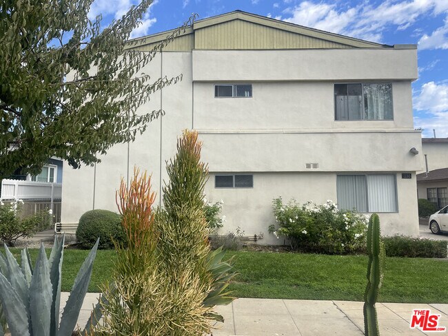 Building Photo - 1150 N Commonwealth Ave