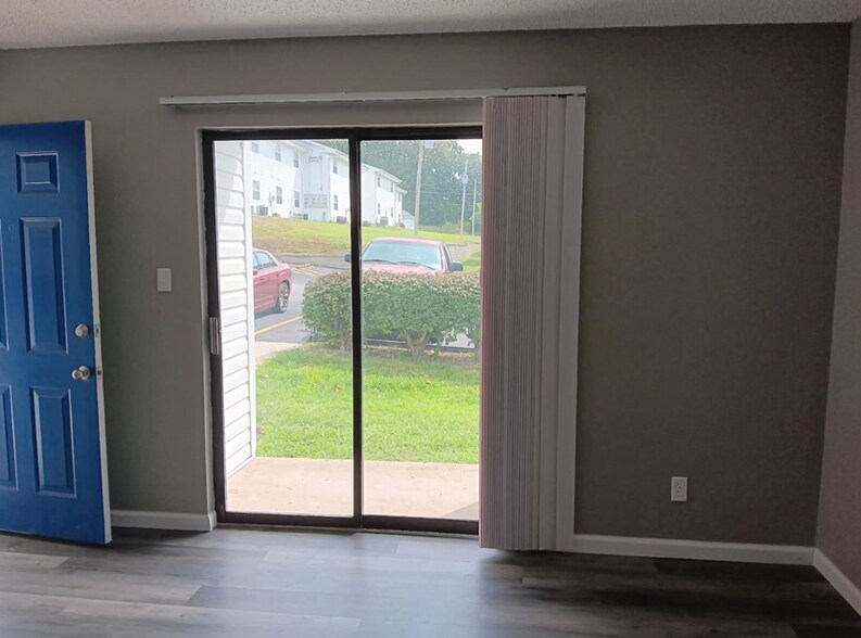 Building Photo - 311 Cedarview Ct