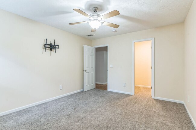 Building Photo - Amazing Home In Creekside Station