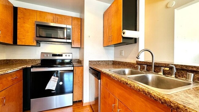 Building Photo - 239 Mananai Pl