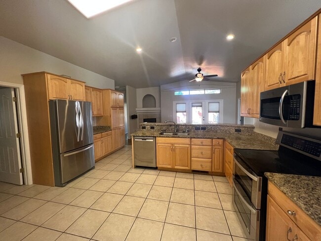 Building Photo - Unfurnished, 1-year long-term rental