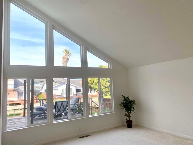 Building Photo - 242 Surfbird Isle