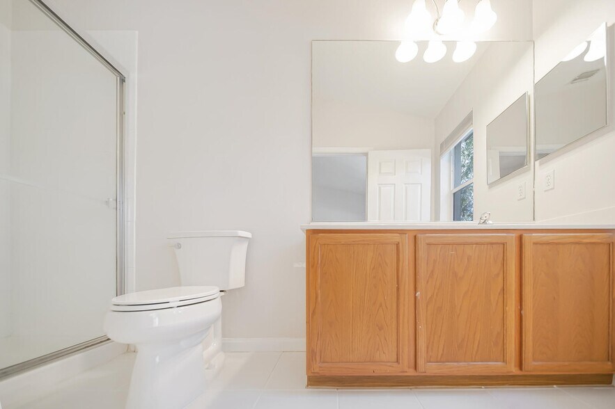 Building Photo - 9755 Porta Leona Ln