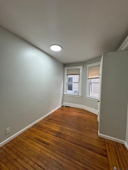 Building Photo - 63 Sheffield Ave