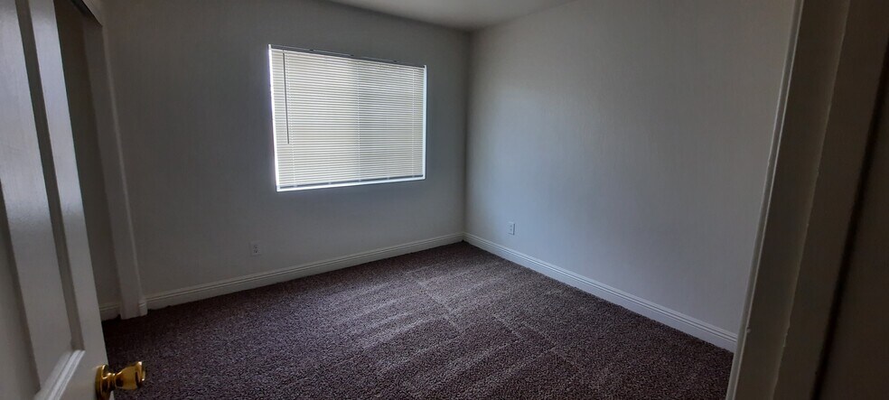 Building Photo - 18 Mesquite Village Cir