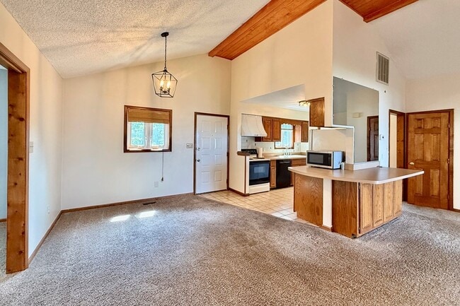 Building Photo - 12182 Heron Dr