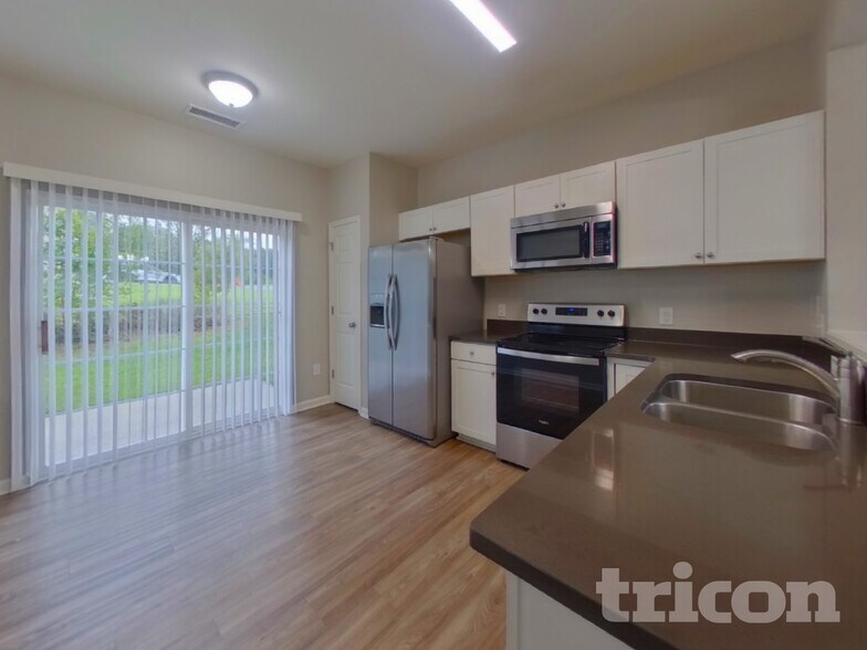 Building Photo - 2521 Wingdale Dr