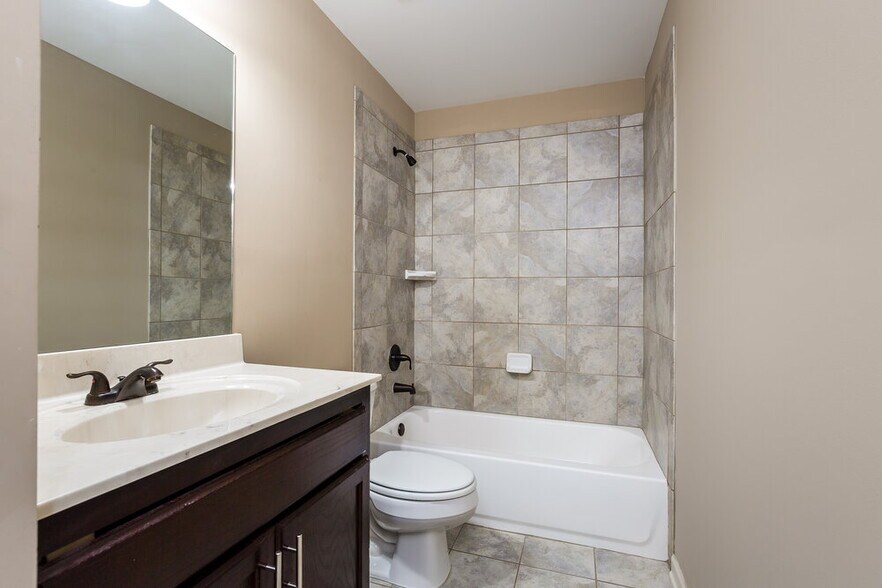 Building Photo - 6057 Vera Ln