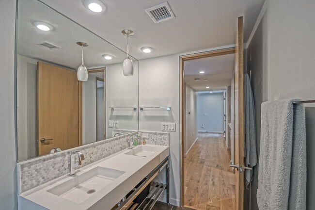 Building Photo - NEWER, LUXURIOUS & MODERN, 2920 SQ FT HOME W/ HIGH END DETAILS, AMAZING DECK/BALCONY SPACE, 2-CAR...