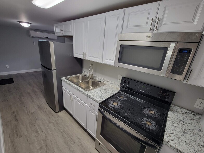 Building Photo - 6150 61st St