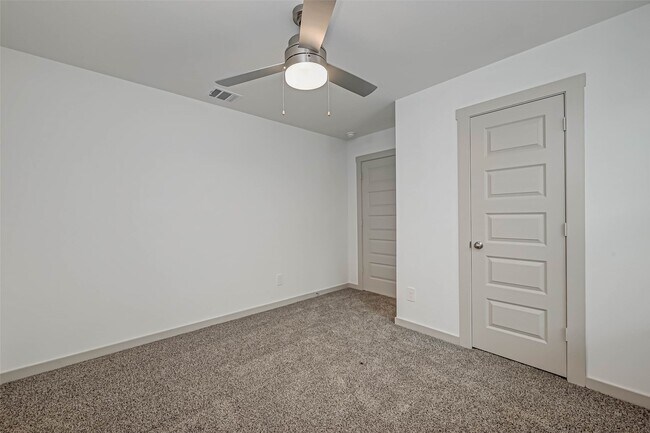 Building Photo - 3418 Lake Landing Ln