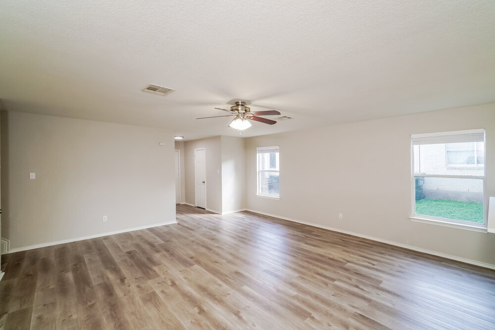 Building Photo - 117 Mood Lake Dr