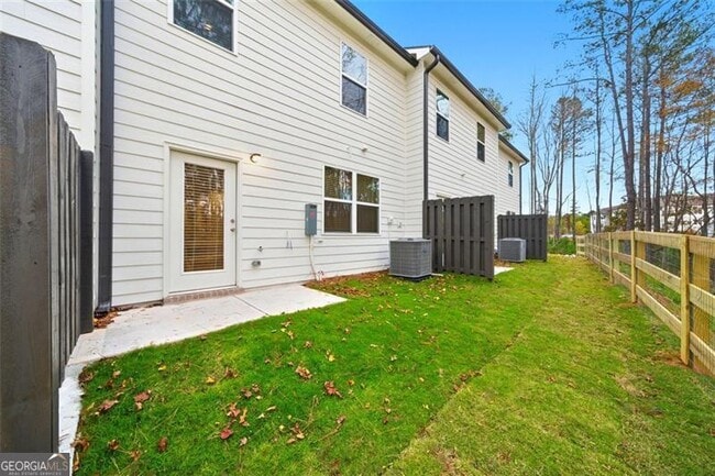 Building Photo - 5961 Skylar Dr