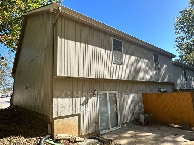 Building Photo - 5658 N Anita Ave
