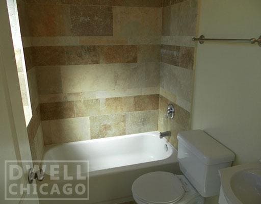 Building Photo - 2040 W Touhy Ave