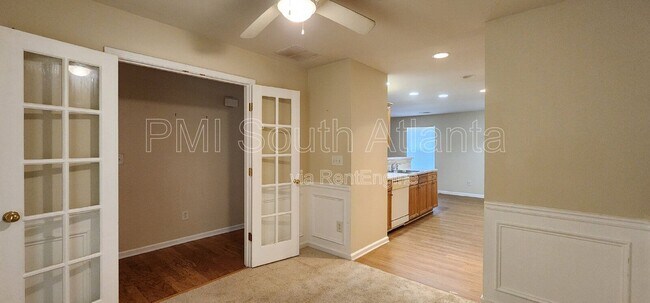 Building Photo - 7846 The Lakes Point