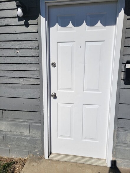 Building Photo - 2502 Oak St