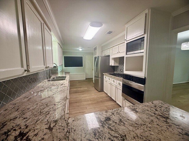 Building Photo - 5019 Oak Forest Dr