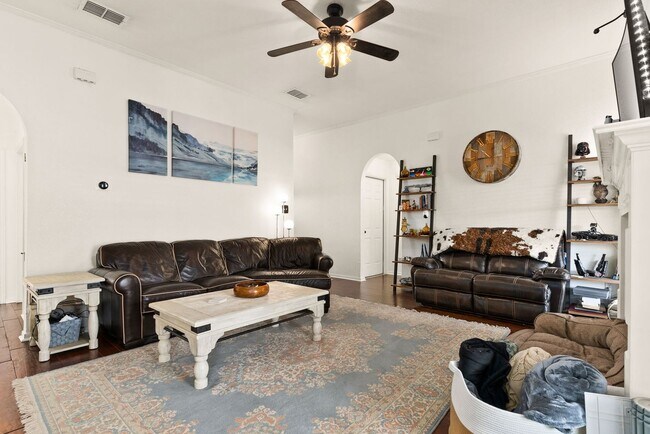 Building Photo - 4129 Fawn Dr