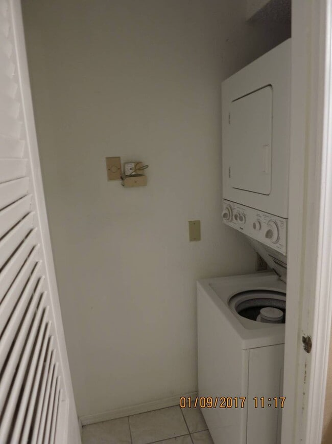 Building Photo - 6737 S Peoria Ave