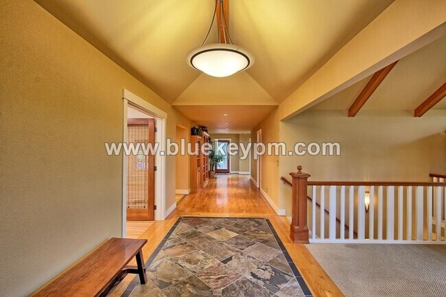Building Photo - 3 Bed, 2 Bath, 1 Acre Home in Ridgefield, WA