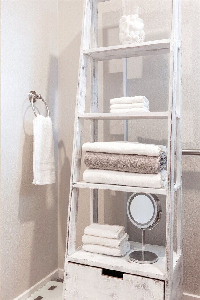 Building Photo - 624 E 32nd St