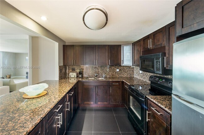 Building Photo - 2301 Collins Ave