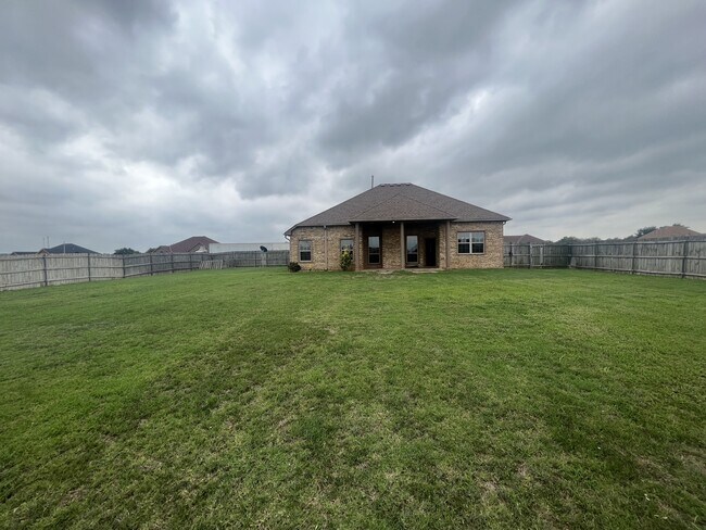 Building Photo - 48 Creekside Dr