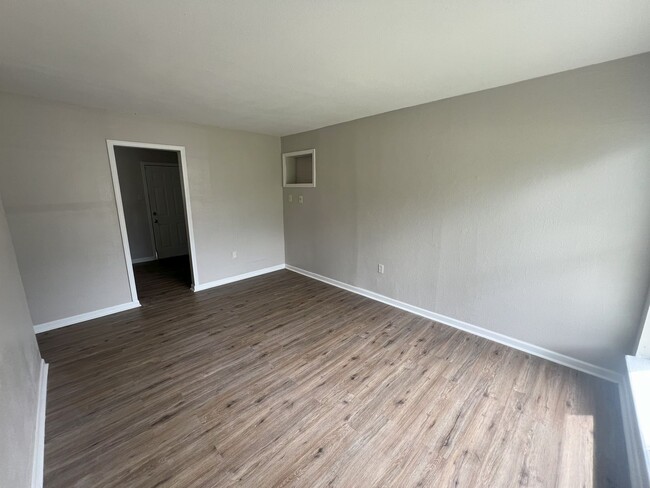 Building Photo - Move In Special!!!! 3 Bedroom 1 Bath home ...