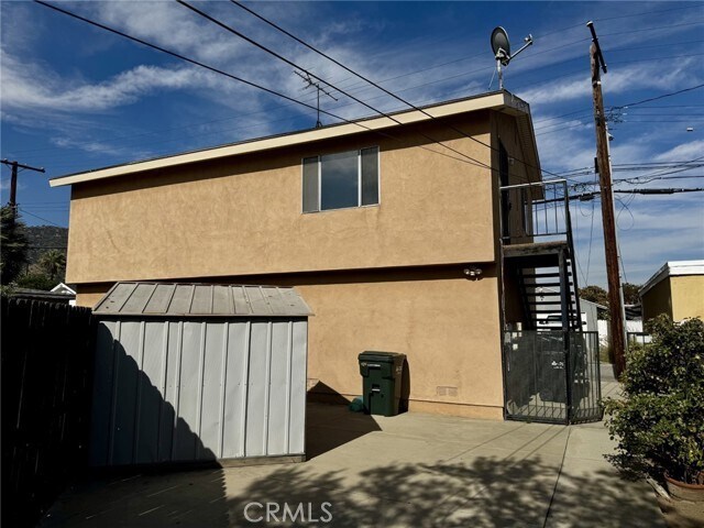 Building Photo - 920 N Alameda Ave