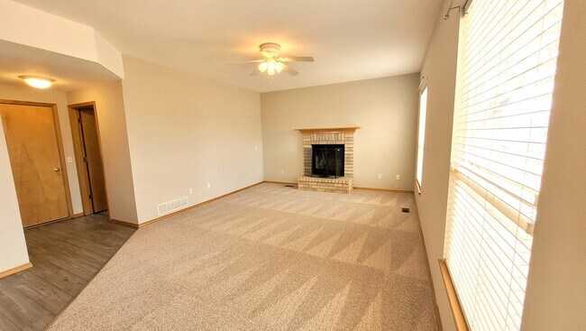 Building Photo - 15668 Dawson Creek Dr